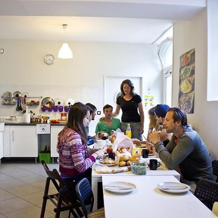 Fontaineblhostel Hostel & Camping Near Fontainebleau La Chapelle-la-Reine 외부 사진