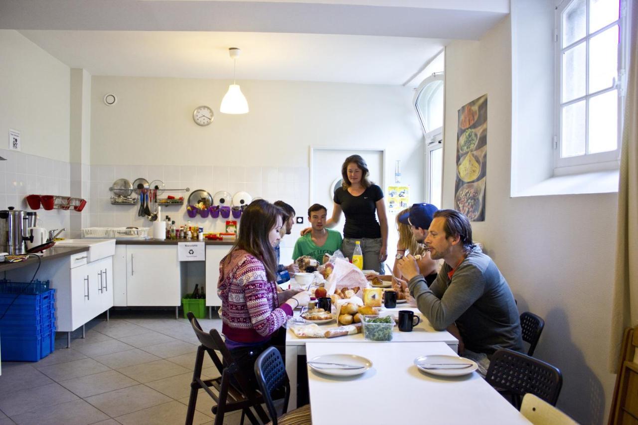 Fontaineblhostel Hostel & Camping Near Fontainebleau La Chapelle-la-Reine 외부 사진